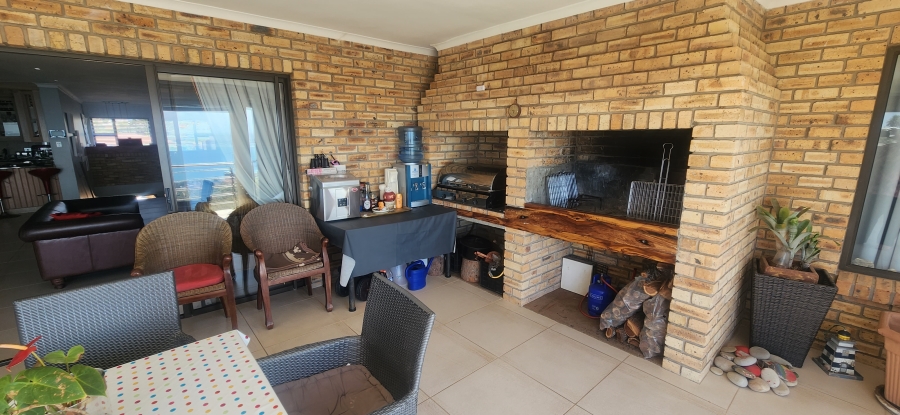 6 Bedroom Property for Sale in Da Nova Western Cape